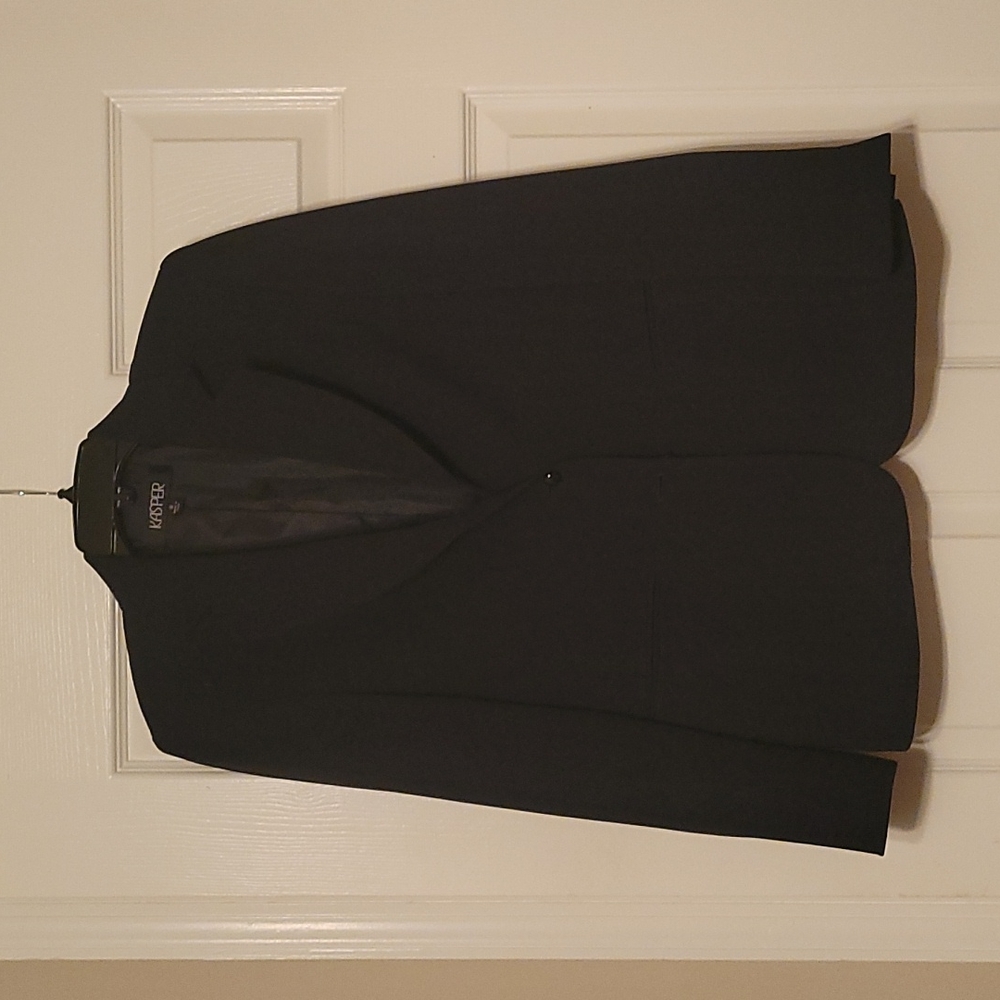 Kasper black 2 piece pant suit, size 8.  Worn once